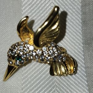 VINTAGE HUMMING BIRD BROOCH PIN